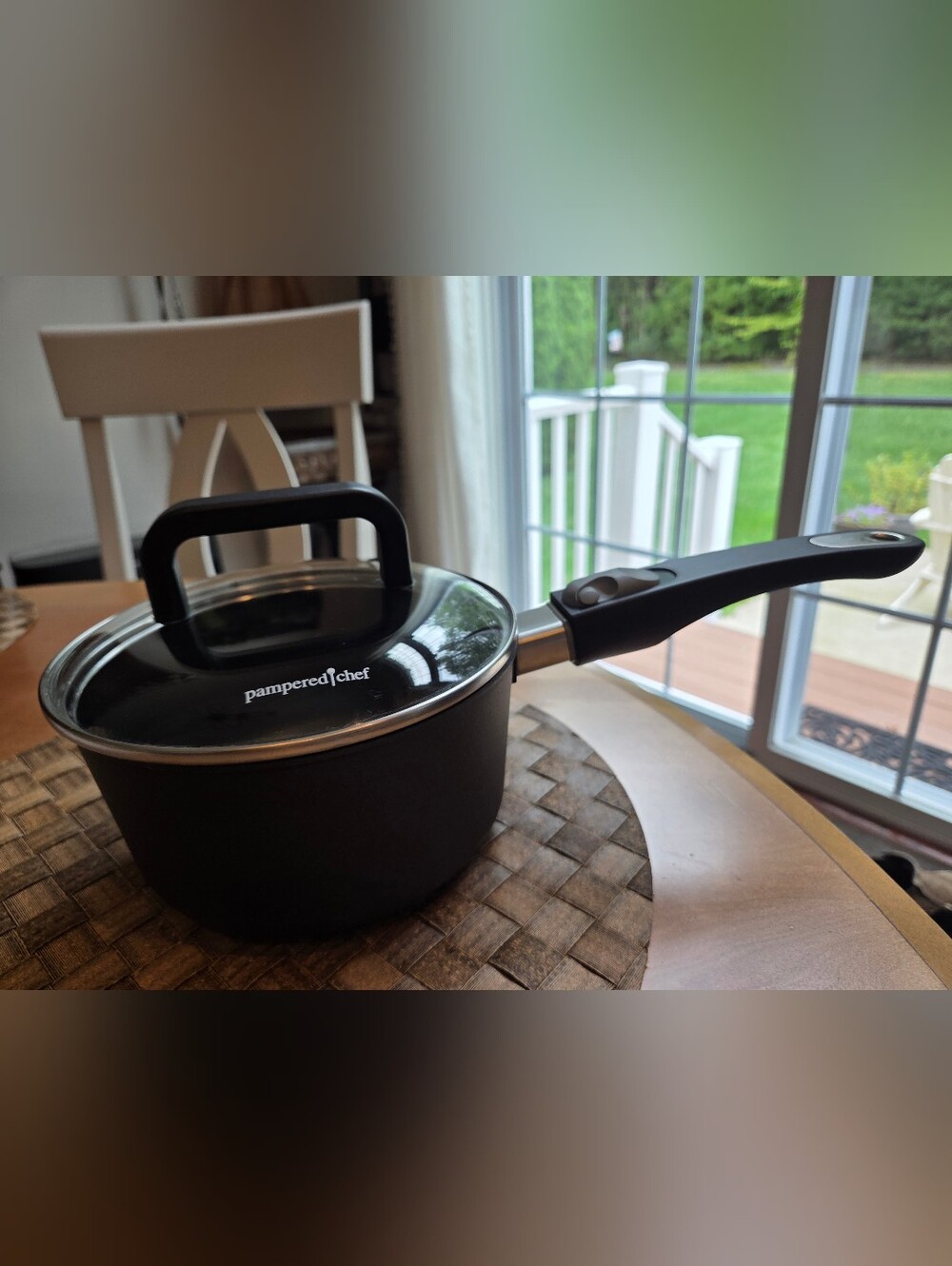 Pampered Chef 2 qt 1.9L Signature Nonstick Sauce Pan 2743 With Detachable Handle